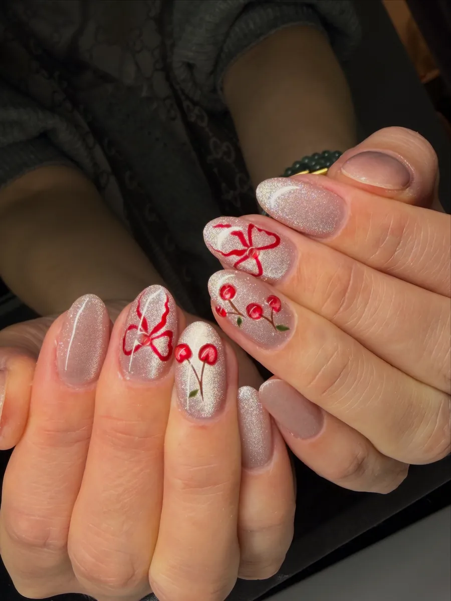 Naglar med blommor, rosa och glitter