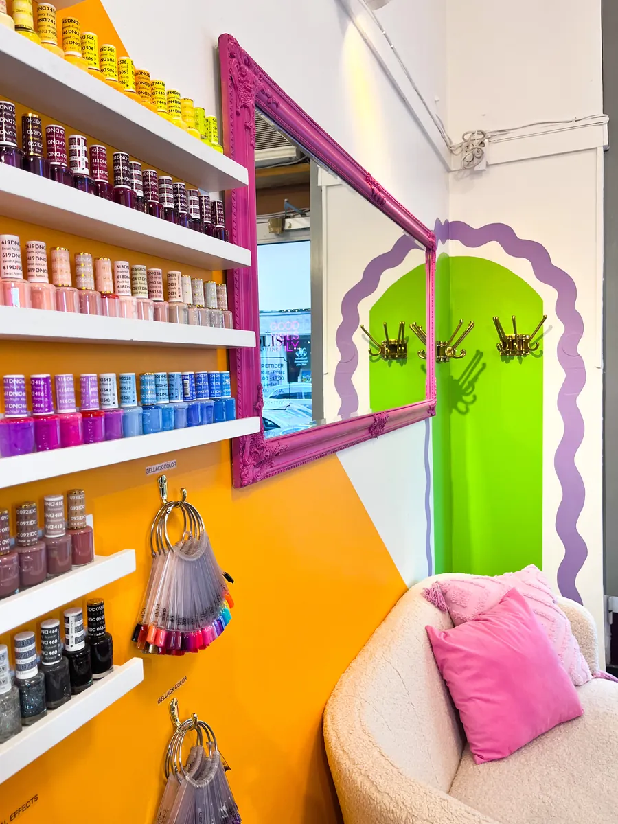 Färghörnan i Polish Nailbars studio